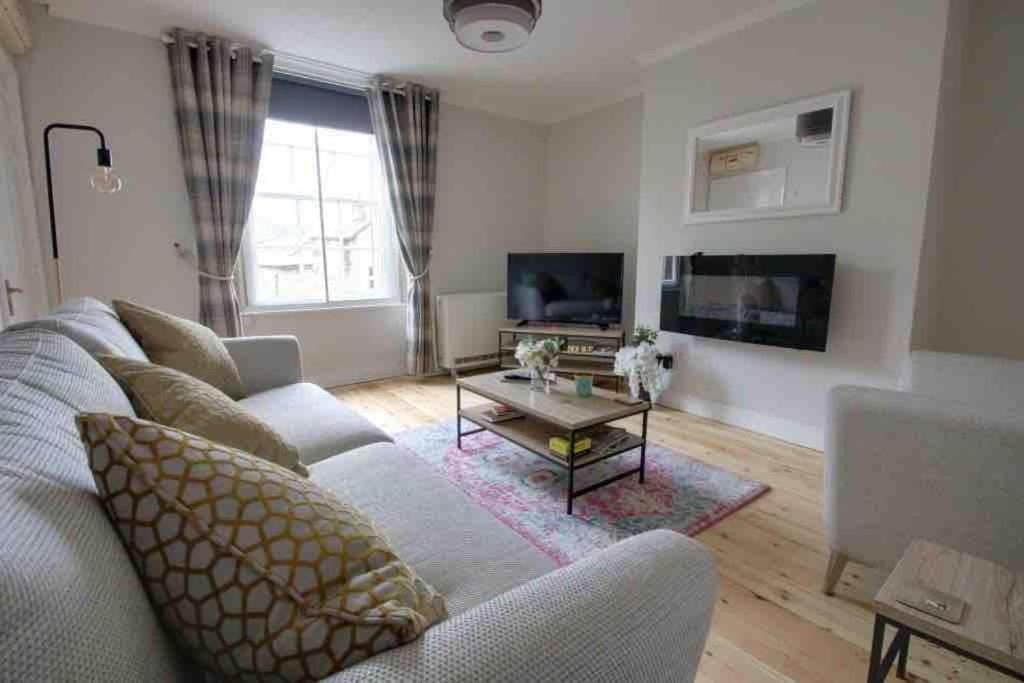 Bakewell- Super Central 2 Bed Apartment Екстериор снимка